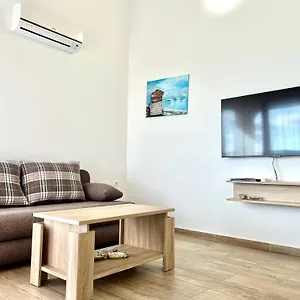 https://apartments-nina-maslenica.hotelinzadar.com