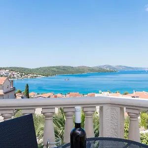 https://apartments-bisera.hotels-in-trogir.com